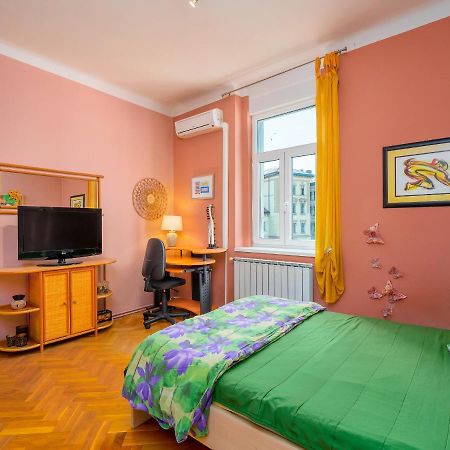 Grand Apartment In Strict Center Of Rijeka Exteriör bild