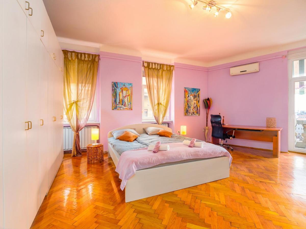Grand Apartment In Strict Center Of Rijeka Exteriör bild