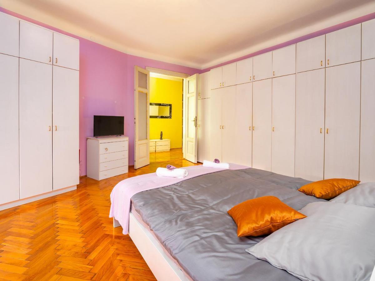 Grand Apartment In Strict Center Of Rijeka Exteriör bild