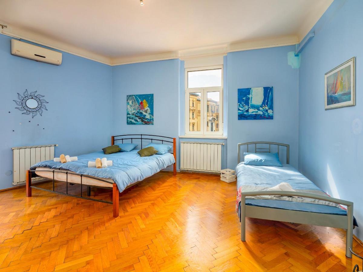 Grand Apartment In Strict Center Of Rijeka Exteriör bild