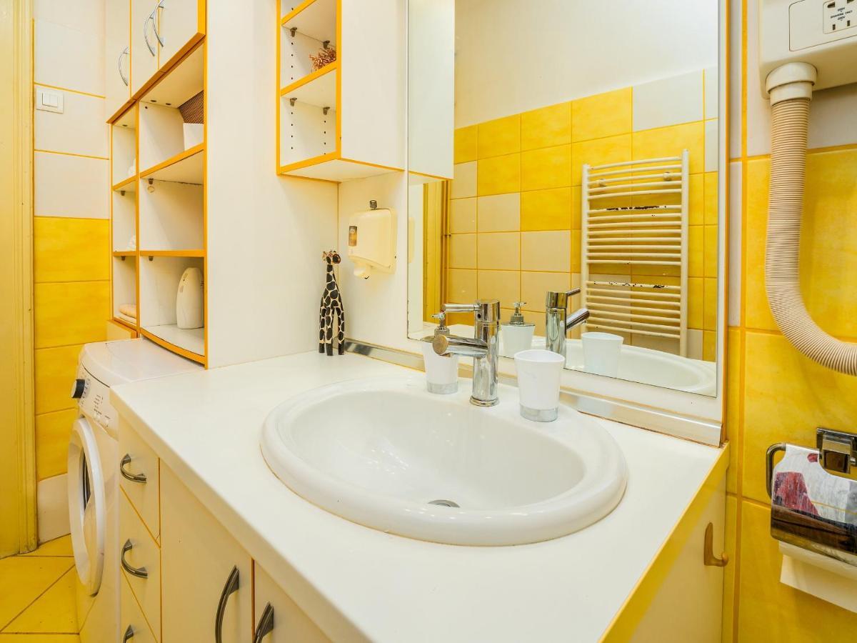 Grand Apartment In Strict Center Of Rijeka Exteriör bild